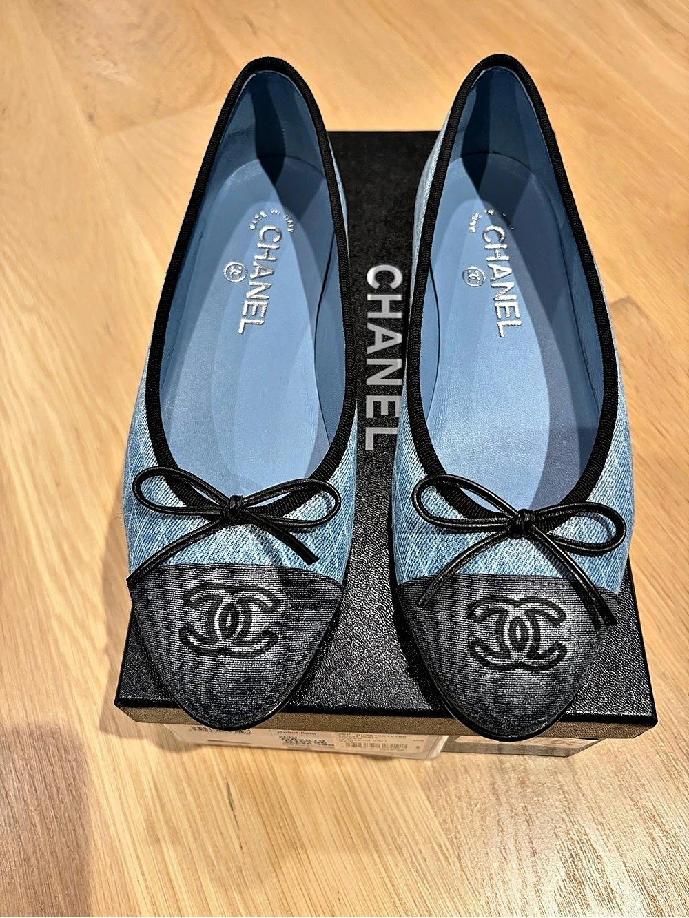 Chanel Quilted Denim CC Cap Toe Ballerina Flats Blue & Black US 7.5